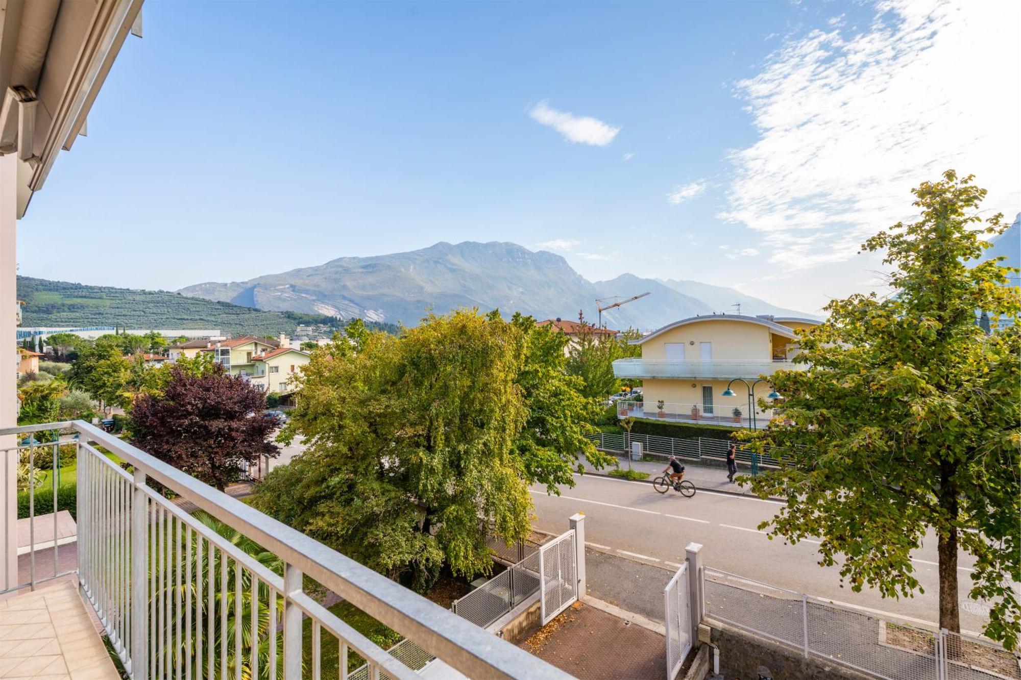 Appartement Be & Being - Milena à Riva del Garda Extérieur photo